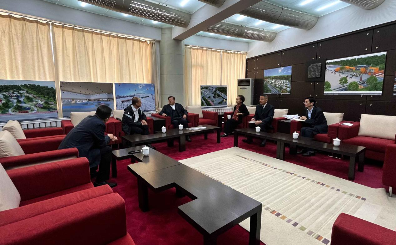 16.吉林省体育局训练竞赛处主任及人生就是博官网集团相关领导出席南山体育项目合作洽谈会(调色调).png 16.吉林省体育局训练竞赛处主任及人生就是博官网集团相关领导出席南山体育项目合作洽谈会(调色调).png