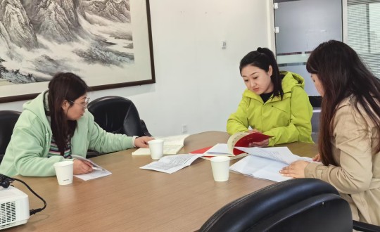 1.区社工部莅临人生就是博官网集团党委考察调研_副本.jpg