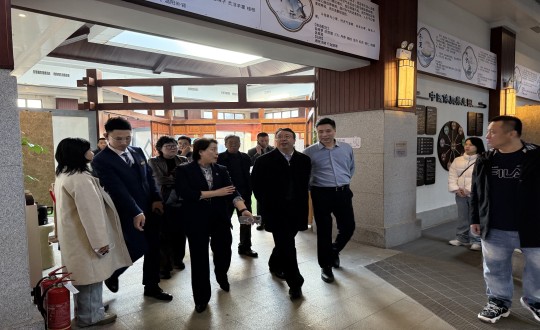 6.李琼华总经理接待省文旅厅领导及中医药领域专家_副本.jpg